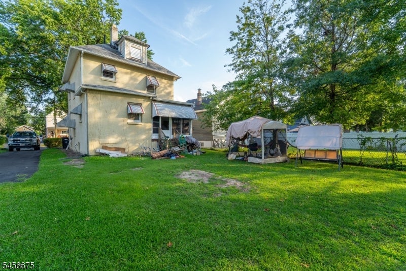 1251 Columbia Ave