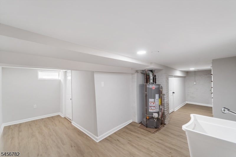 420 John St