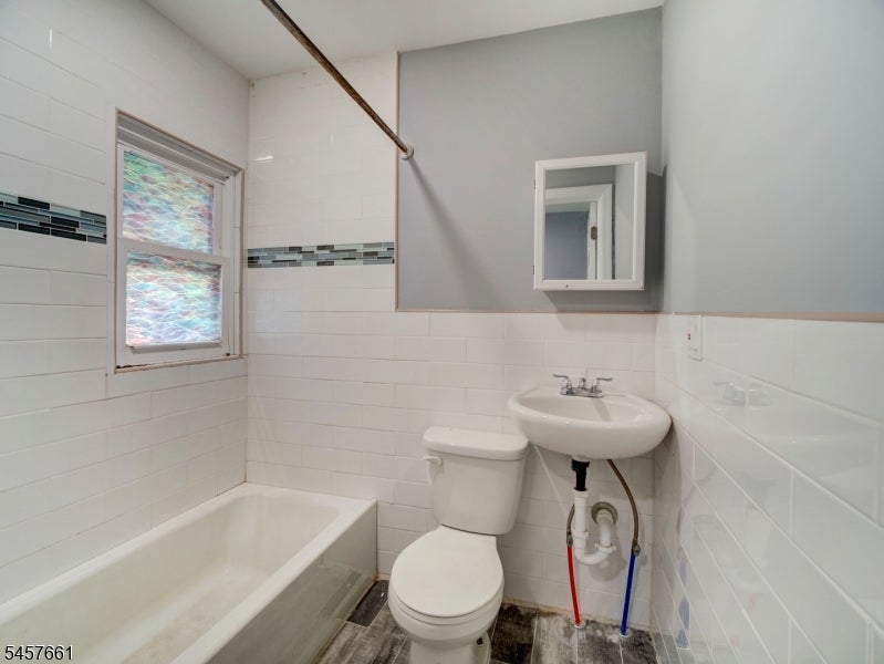 216 Prescott Pl 2