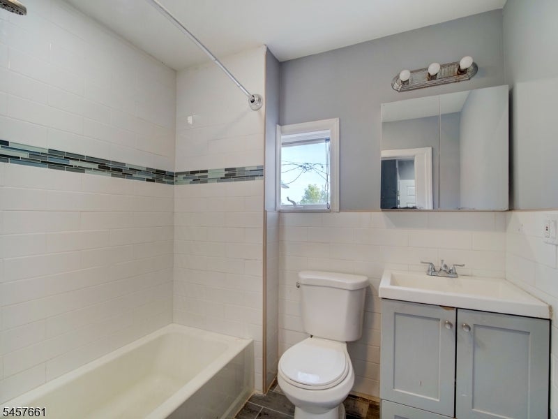 216 Prescott Pl 2