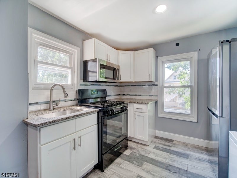 216 Prescott Pl 2