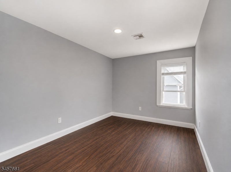 216 Prescott Pl 2