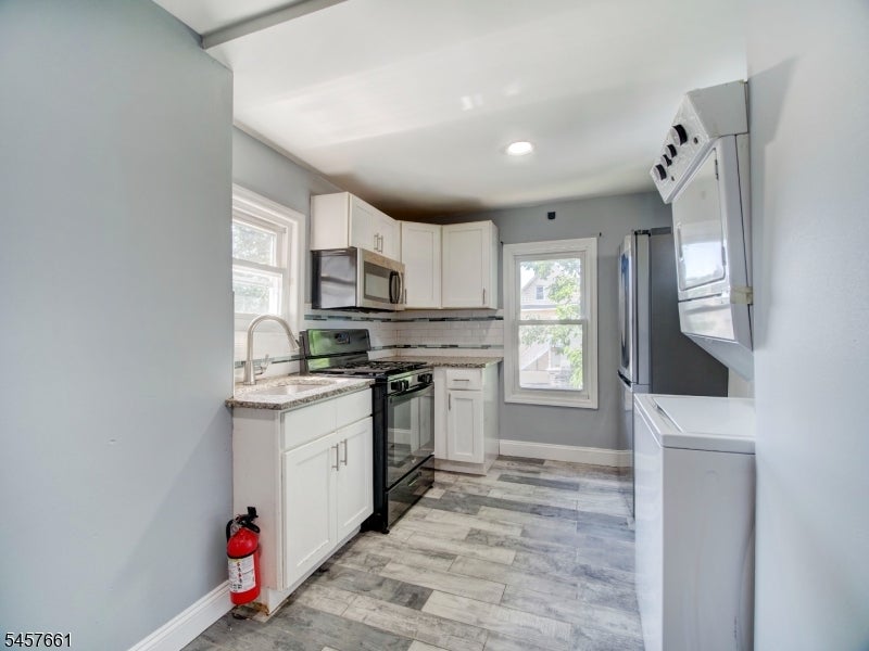 216 Prescott Pl 2