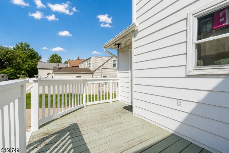 685 Raritan Ave
