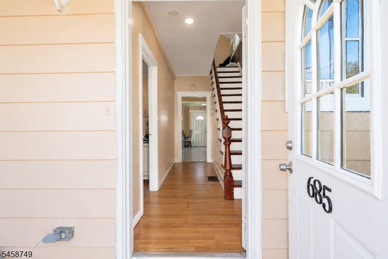 685 Raritan Ave