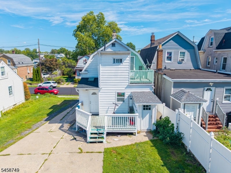 685 Raritan Ave