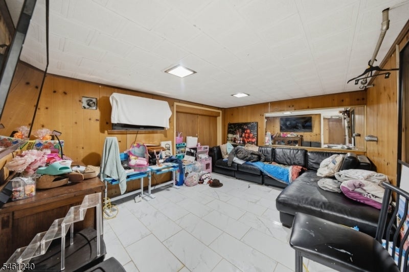156 Baker Ave