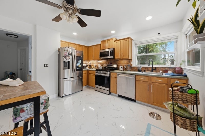 156 Baker Ave