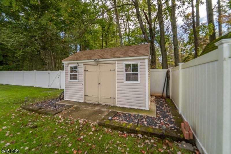 80 Stillwell Rd