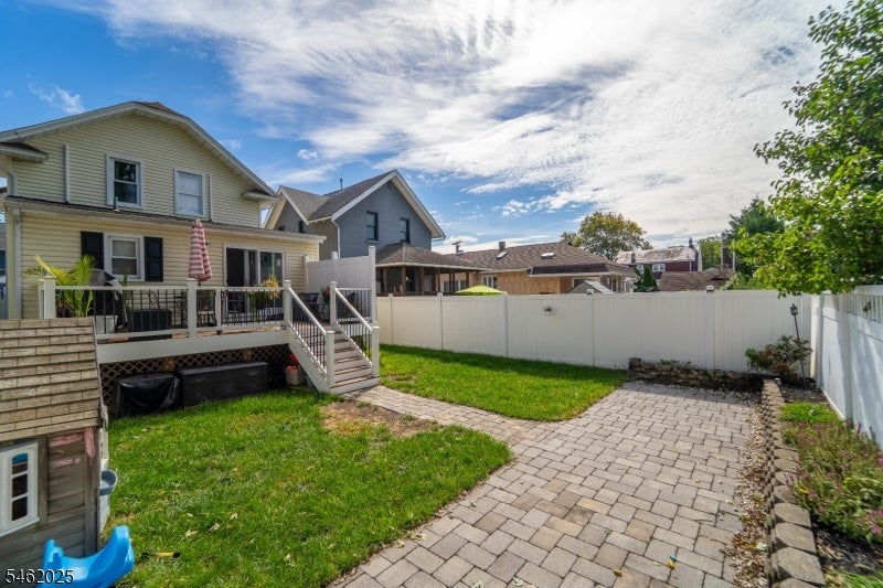 555 E Maple Ave