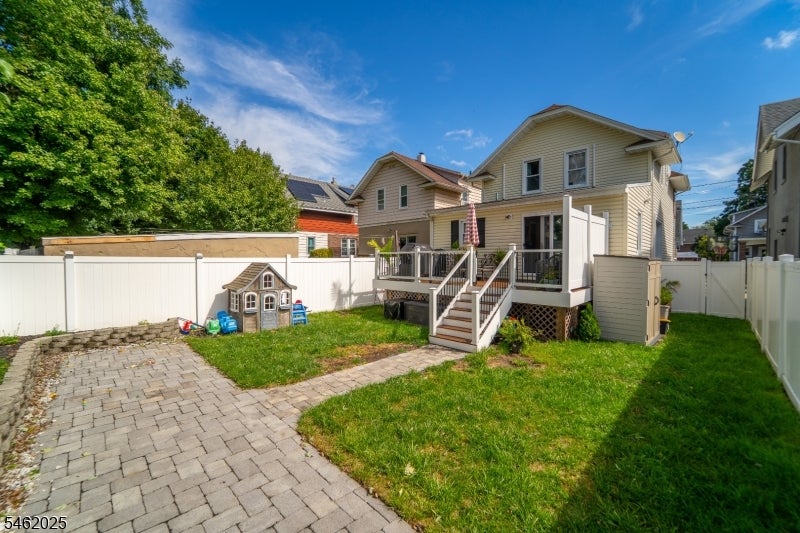555 E Maple Ave