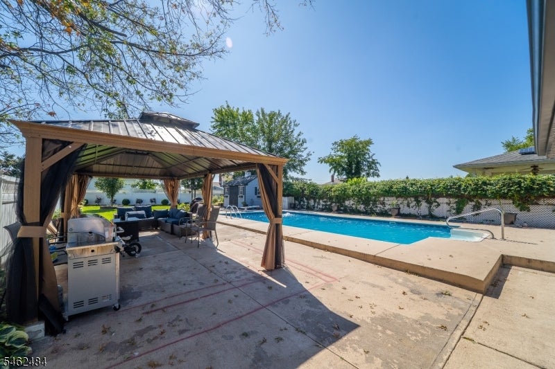 5 Sumutka Ct