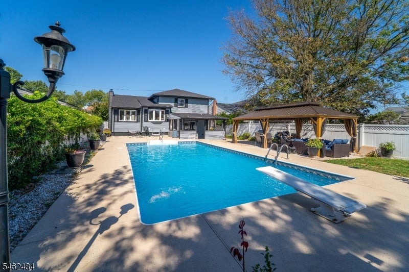 5 Sumutka Ct