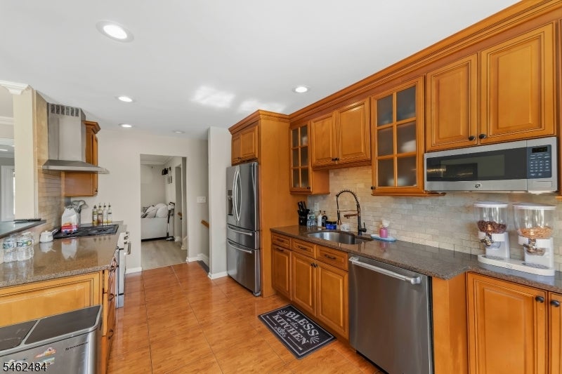 5 Sumutka Ct