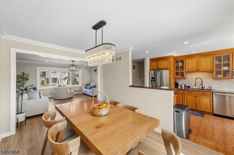 5 Sumutka Ct