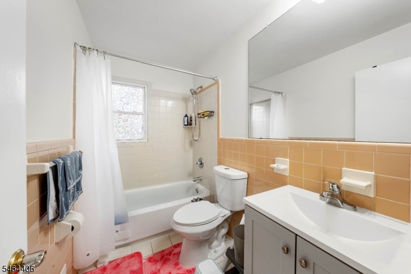 25 Lawrence Pl