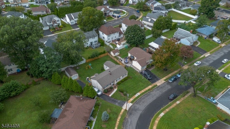 25 Lawrence Pl