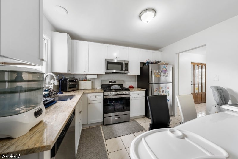 25 Lawrence Pl