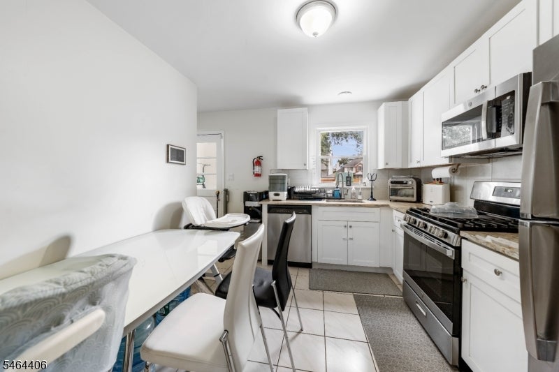 25 Lawrence Pl