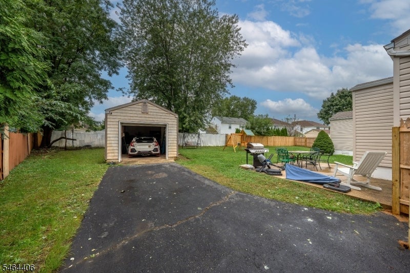 25 Lawrence Pl