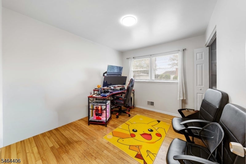 25 Lawrence Pl