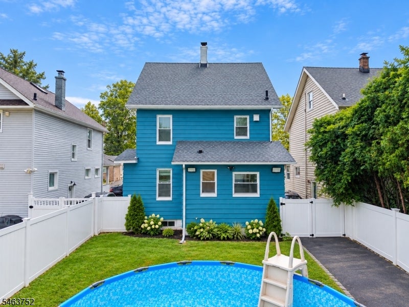 419 Locust St