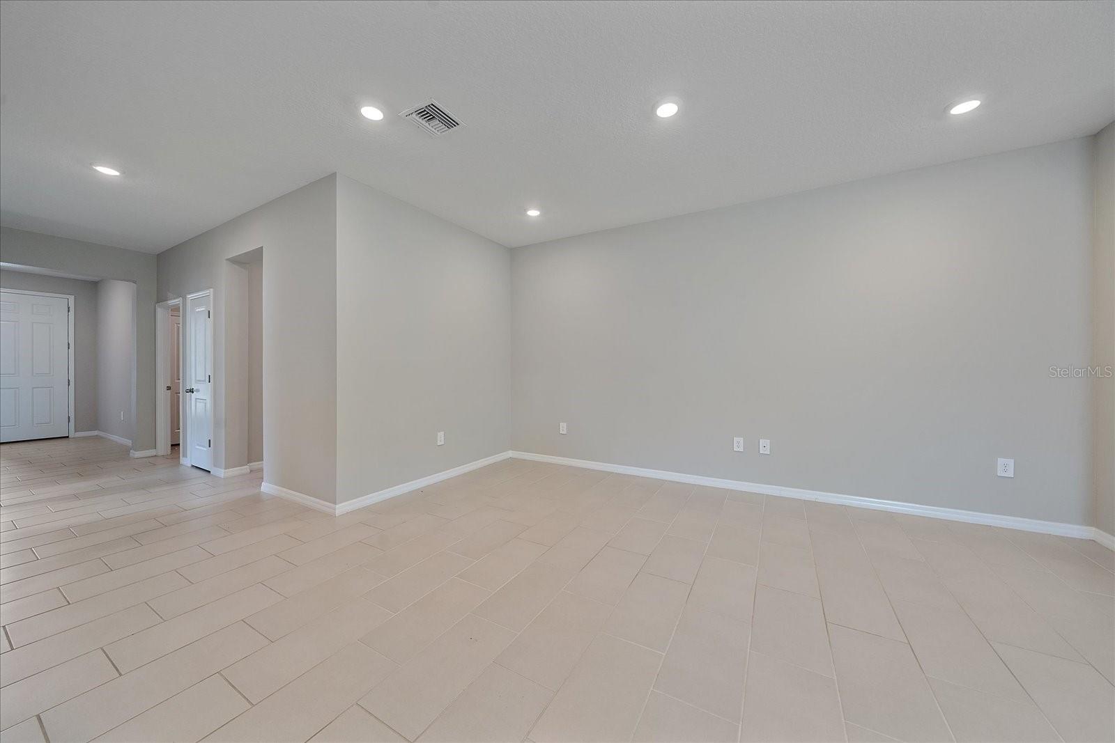 2168 MIDNIGHT PEARL DR