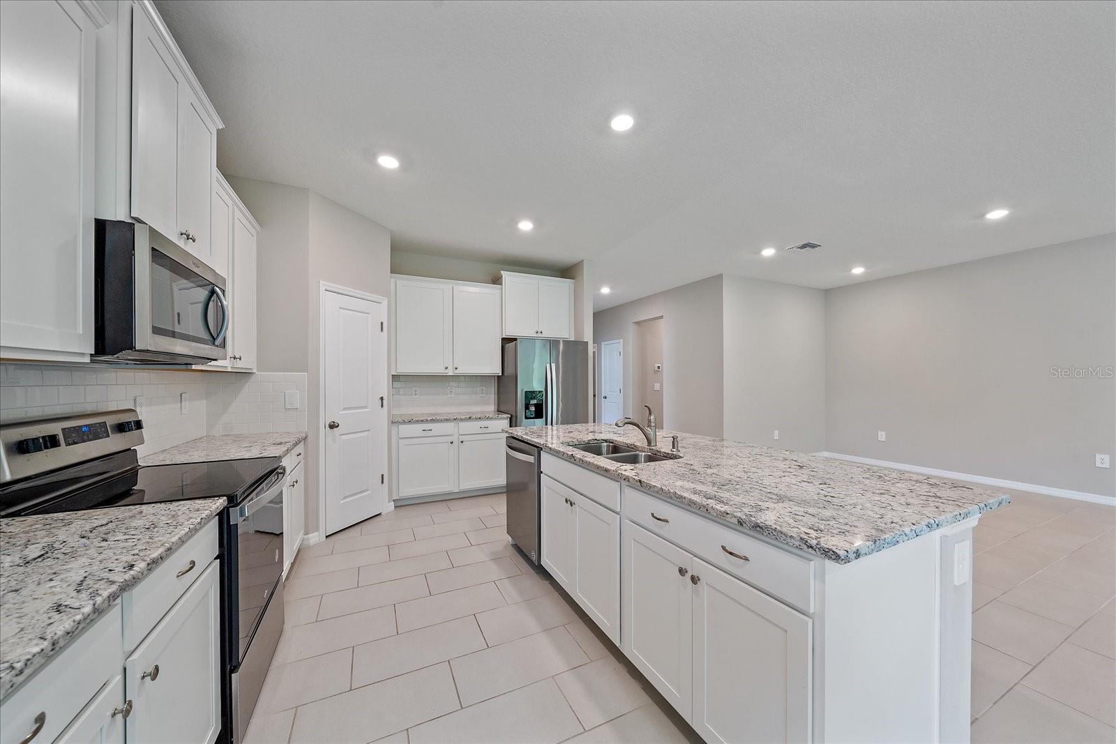 2168 MIDNIGHT PEARL DR