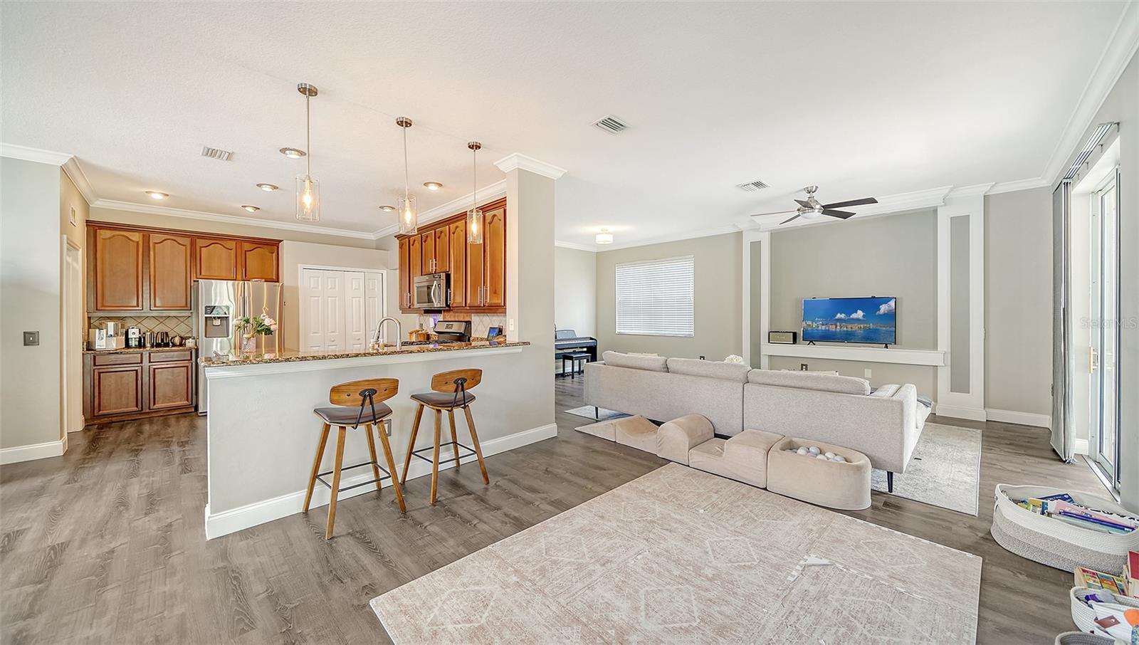 6122 BLUE RUNNER CT