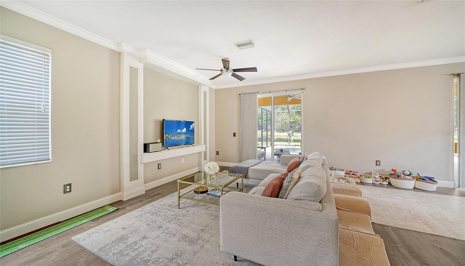 6122 BLUE RUNNER CT