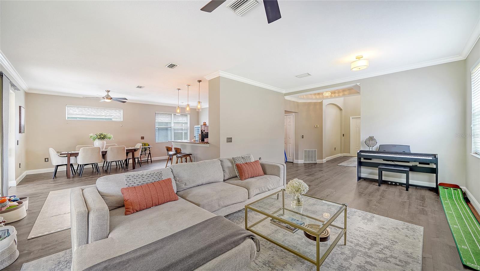 6122 BLUE RUNNER CT