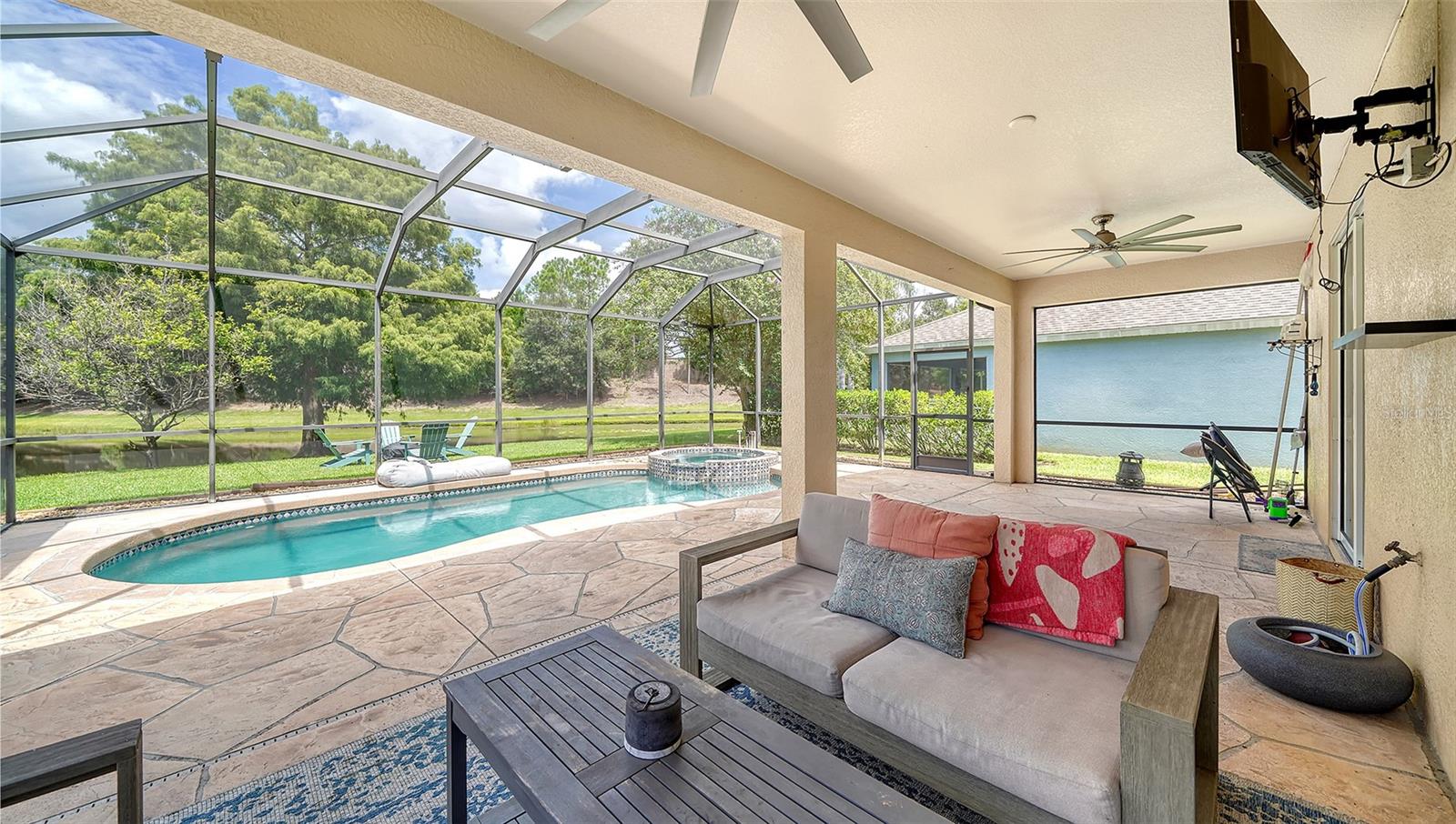 6122 BLUE RUNNER CT