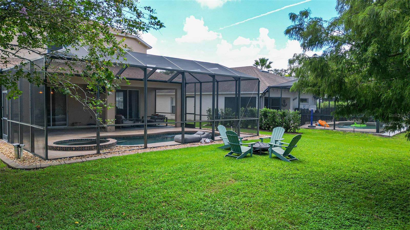 6122 BLUE RUNNER CT