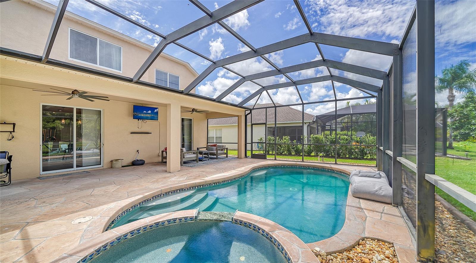 6122 BLUE RUNNER CT