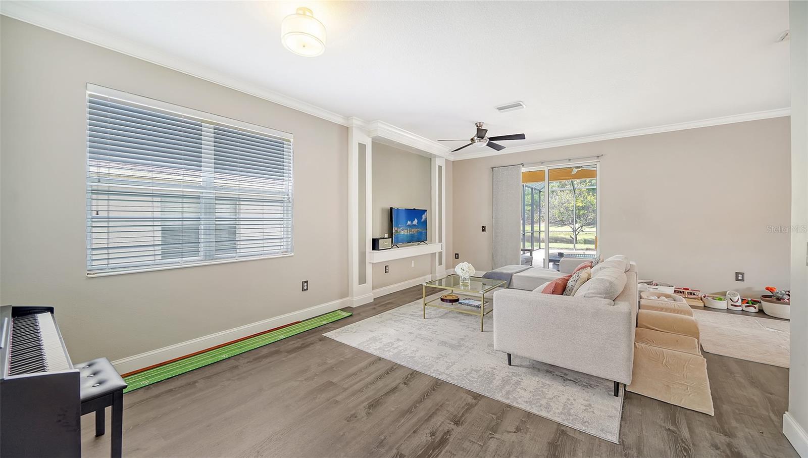 6122 BLUE RUNNER CT