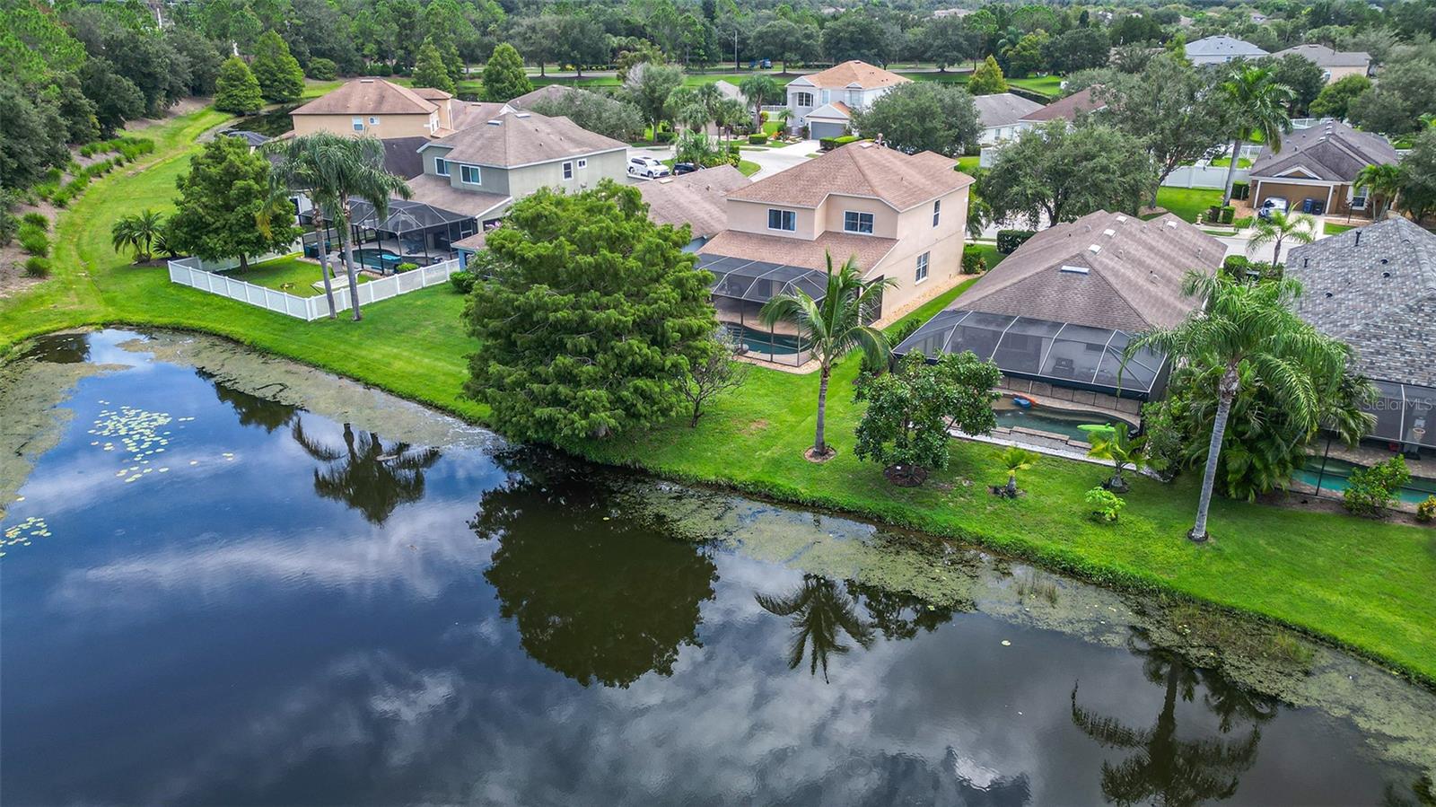 6122 BLUE RUNNER CT