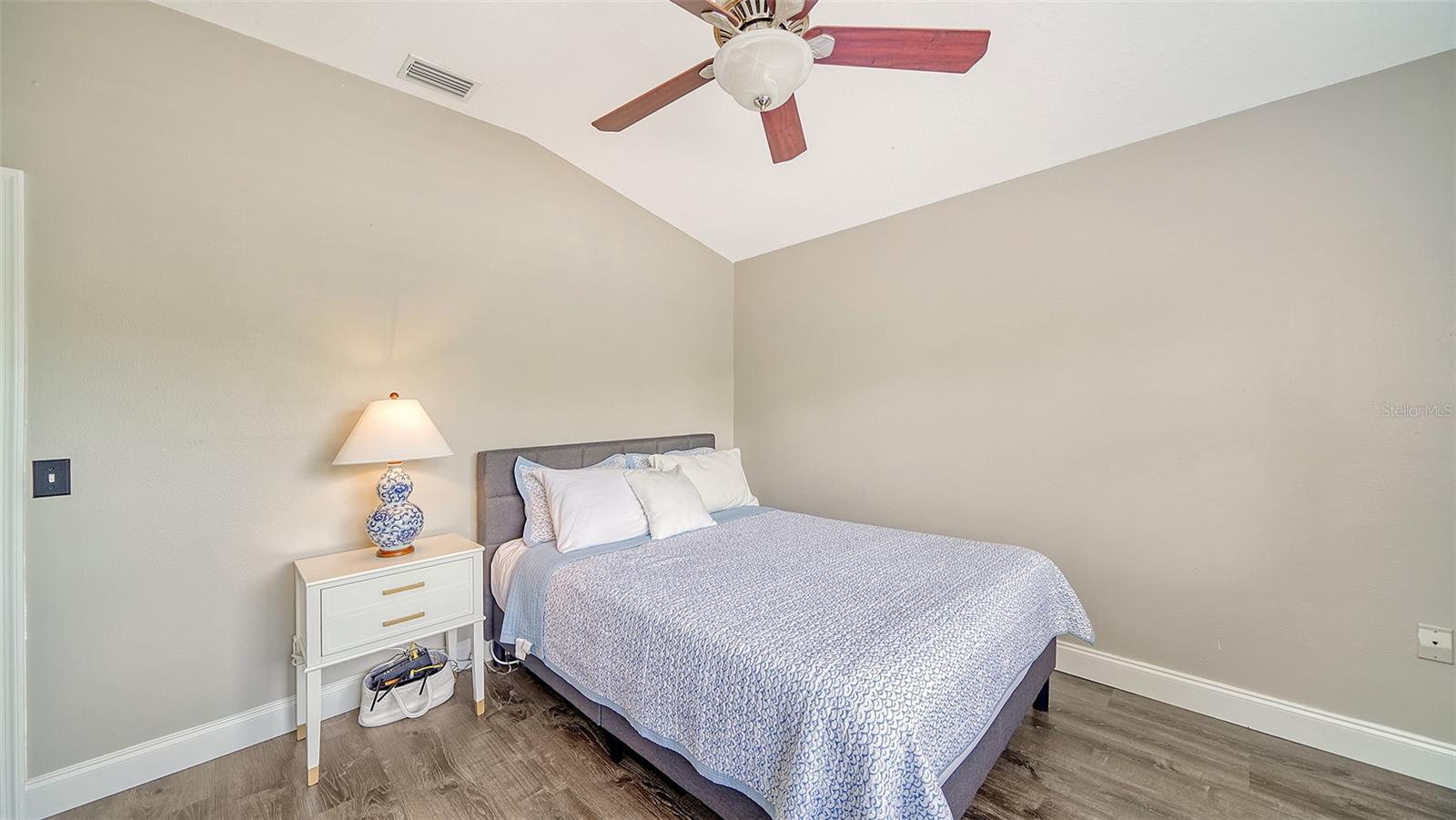 6122 BLUE RUNNER CT