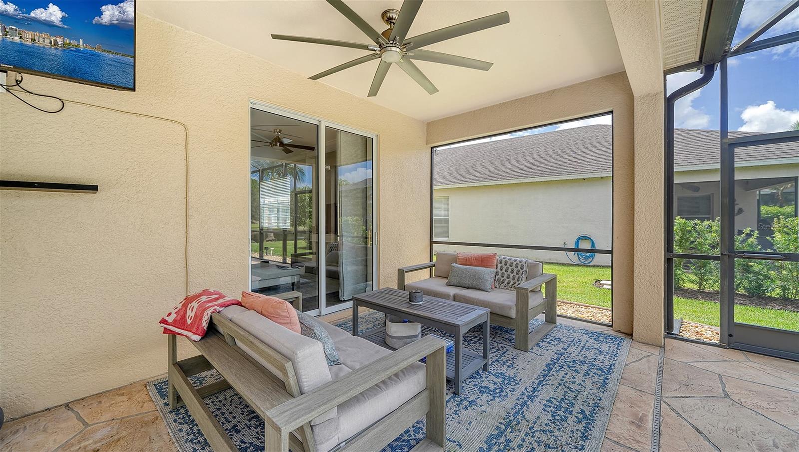 6122 BLUE RUNNER CT