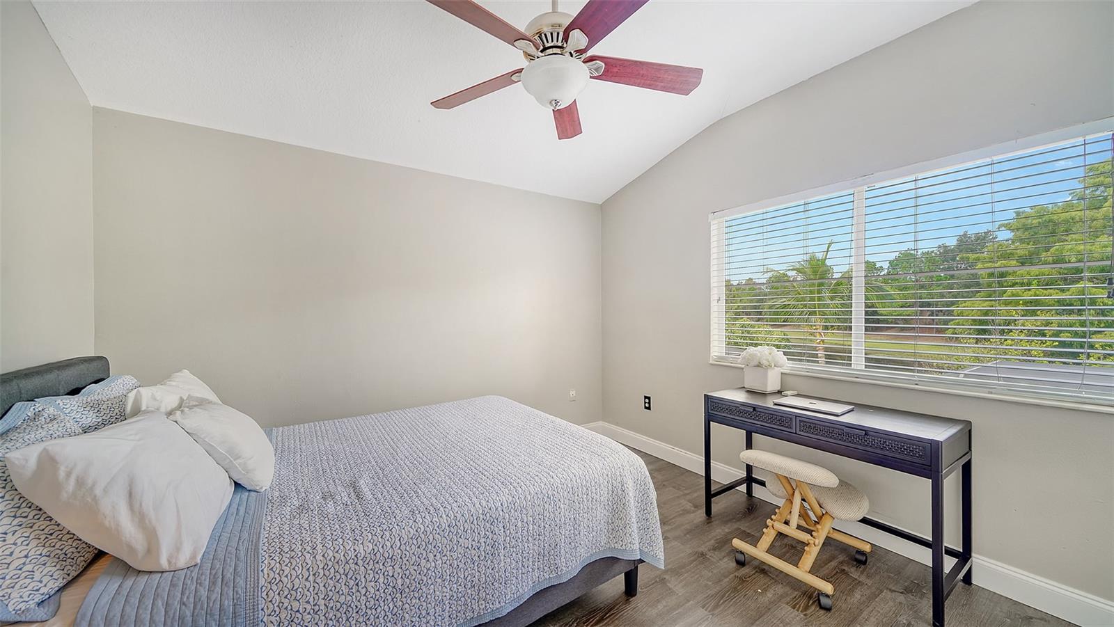 6122 BLUE RUNNER CT