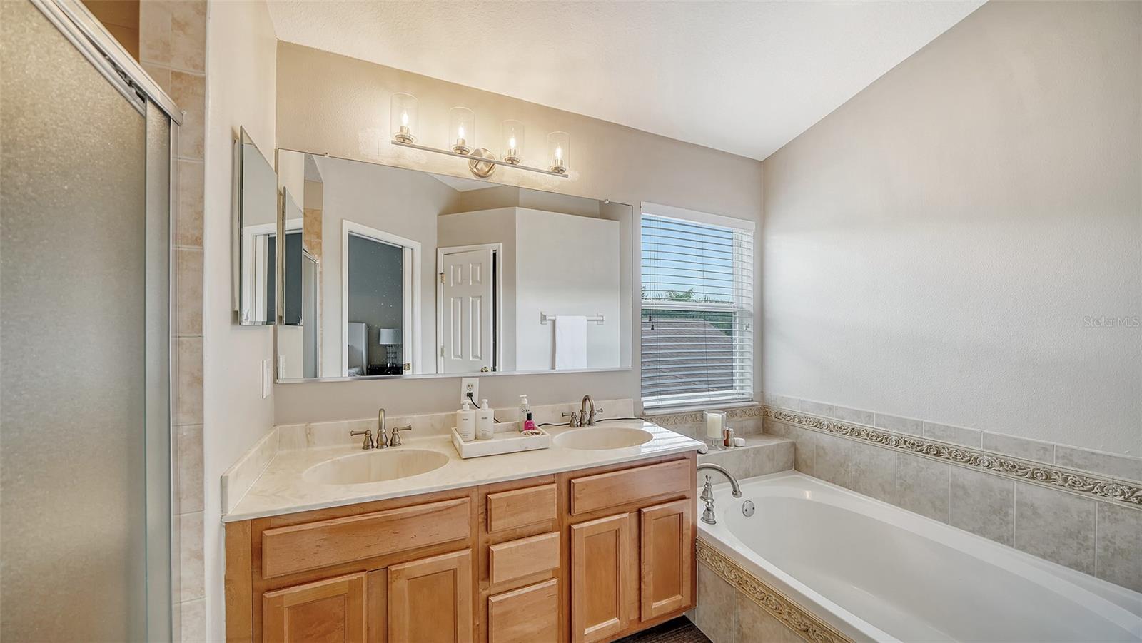 6122 BLUE RUNNER CT