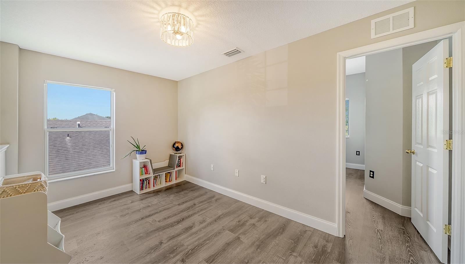 6122 BLUE RUNNER CT