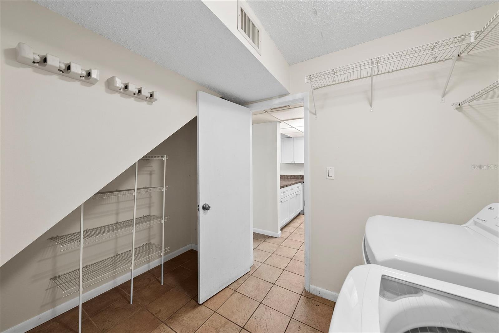 4001 BENEVA RD #304