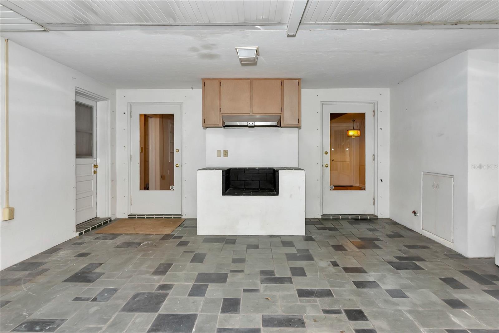 320 25TH ST W