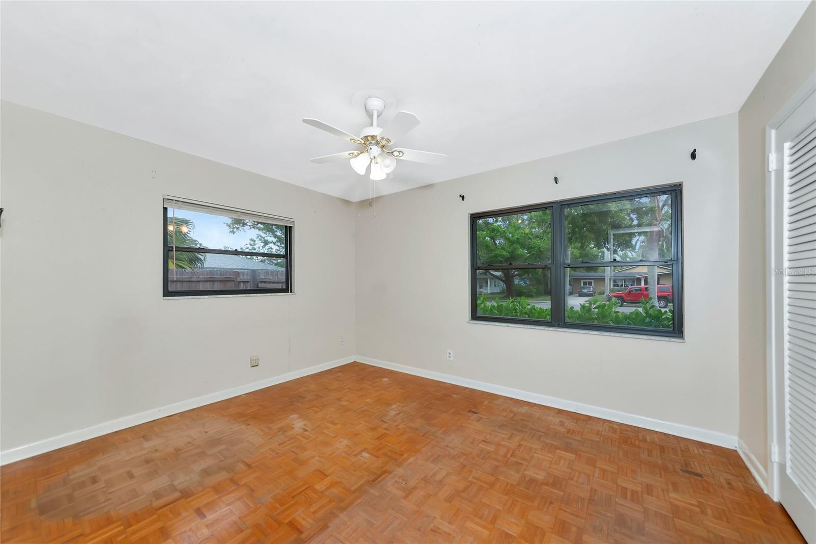 320 25TH ST W