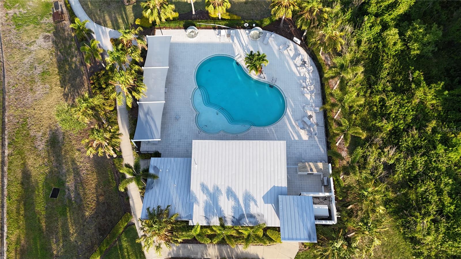 1824 WOODLEAF HAMMOCK CT