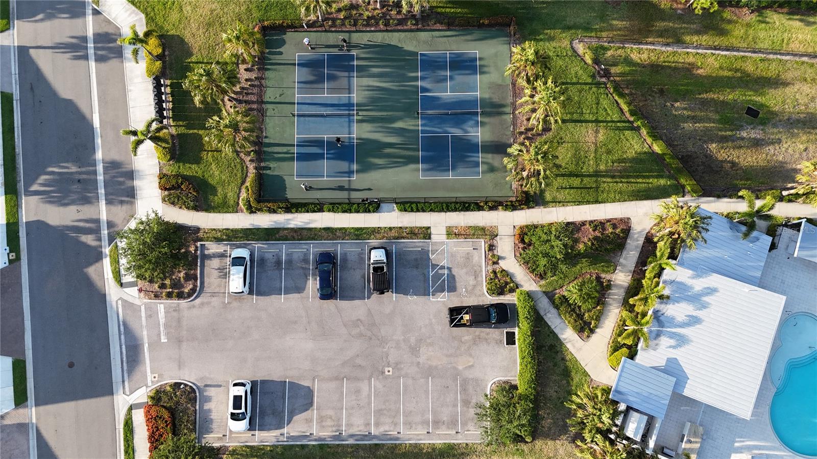 1824 WOODLEAF HAMMOCK CT