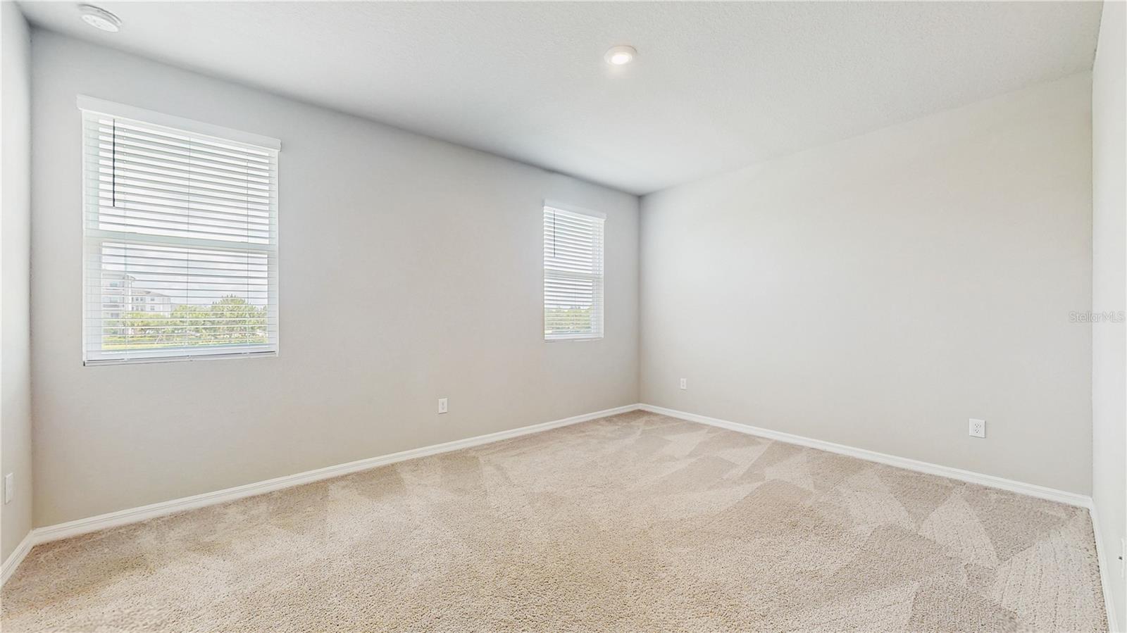 1824 WOODLEAF HAMMOCK CT