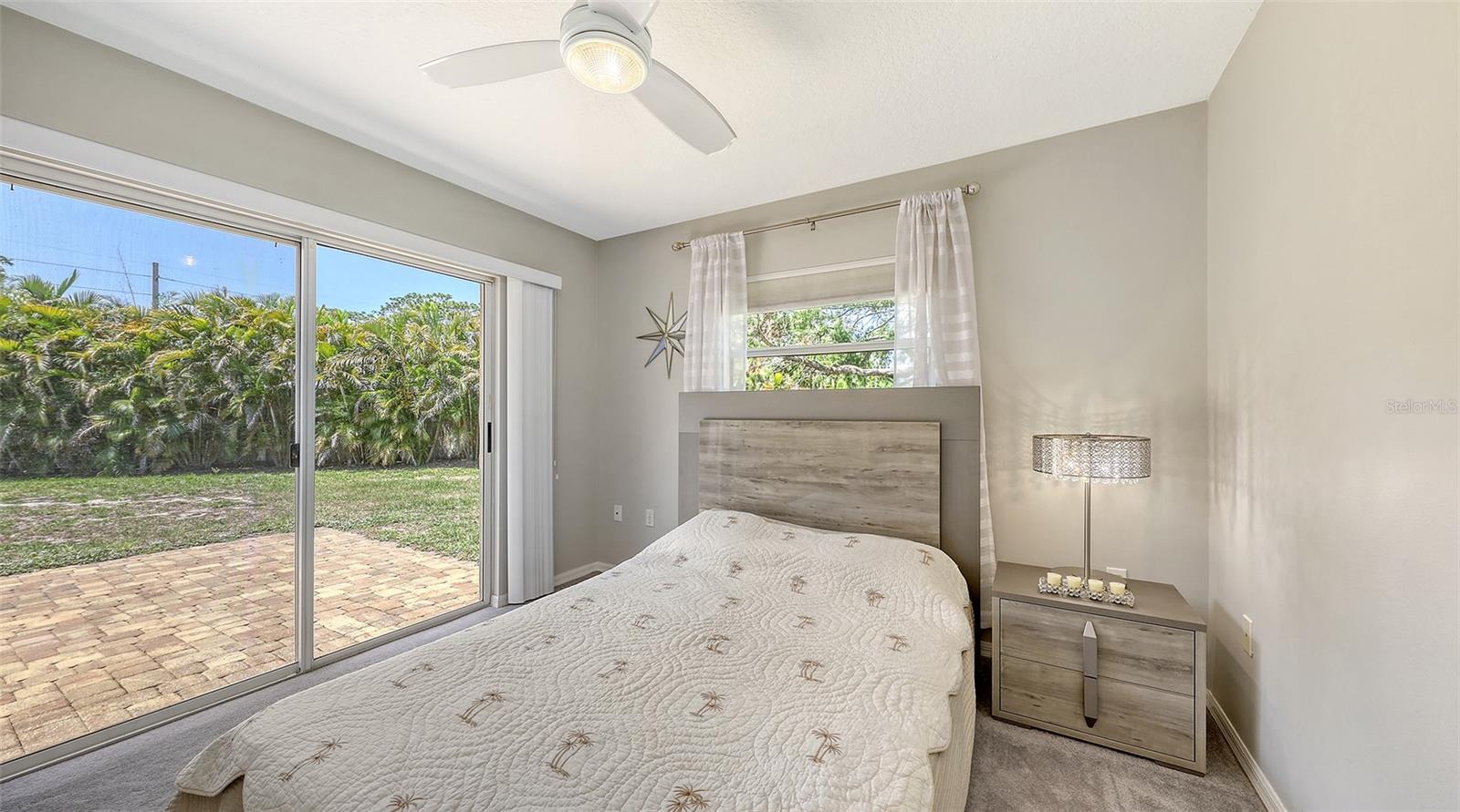 5698 COUNTRY WALK LN