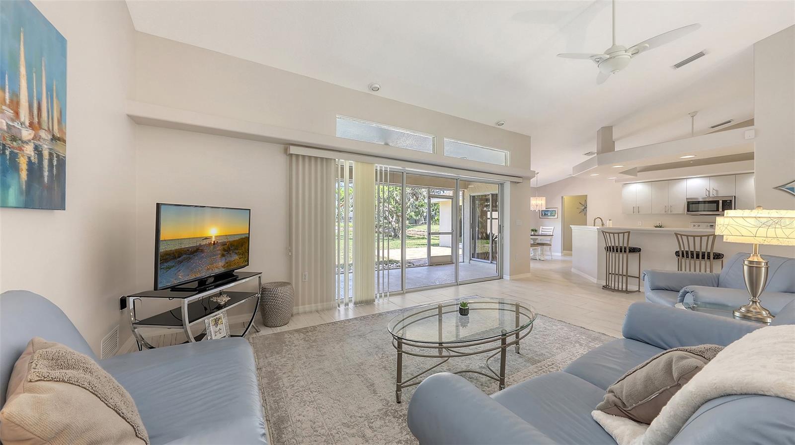 5698 COUNTRY WALK LN