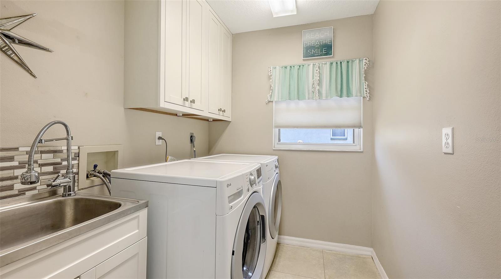 5698 COUNTRY WALK LN